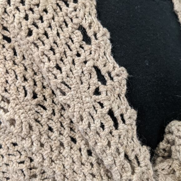 Hand crochet vintage shawl - acrylic - granny chic - cottagecore - beige - Picture 3 of 8